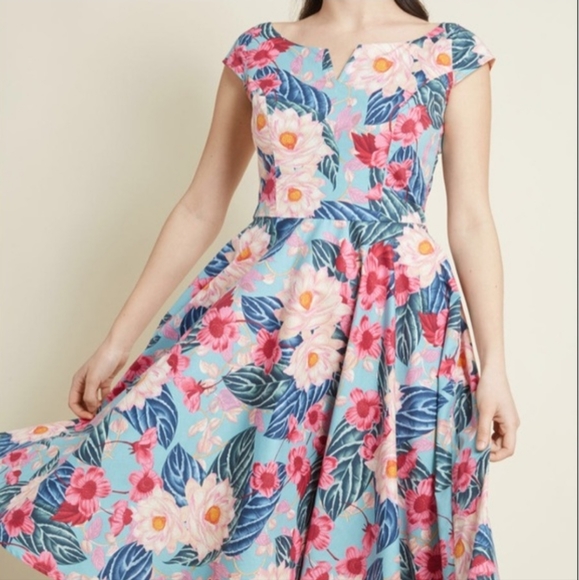 Hell Bunny Dresses & Skirts - SOLD🚨HELL BUNNY//"Lotus" Retro Pin-up Floral Print Dress